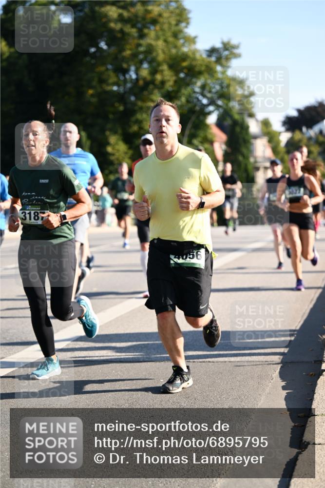 01.09.2024 - BARMER Alsterlauf Dr. Thomas Lammeyer http://msf.ph/oto/6895795 01.09.2024 09:33:30 Laufen 3187, 4056 meine-sportfotos.de