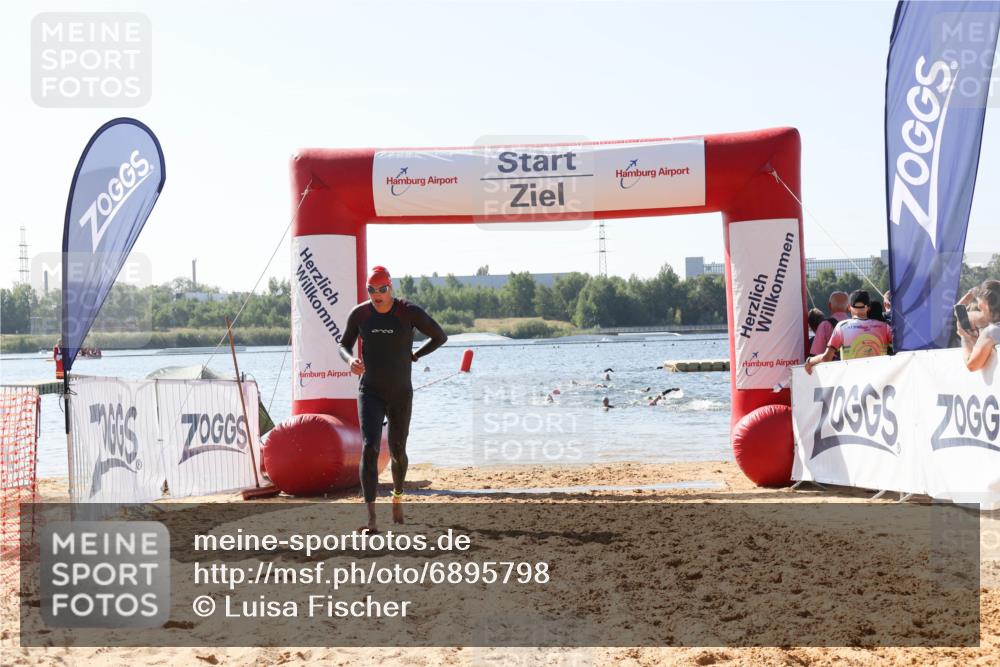 01.09.2024 - 17. Tribühne Triathlon Luisa Fischer http://msf.ph/oto/6895798 01.09.2024 11:18:16 Schwimmen 557 meine-sportfotos.de