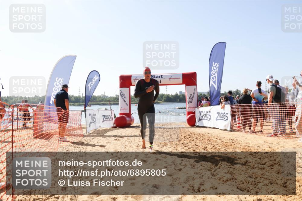 01.09.2024 - 17. Tribühne Triathlon Luisa Fischer http://msf.ph/oto/6895805 01.09.2024 11:18:19 Schwimmen 557 meine-sportfotos.de