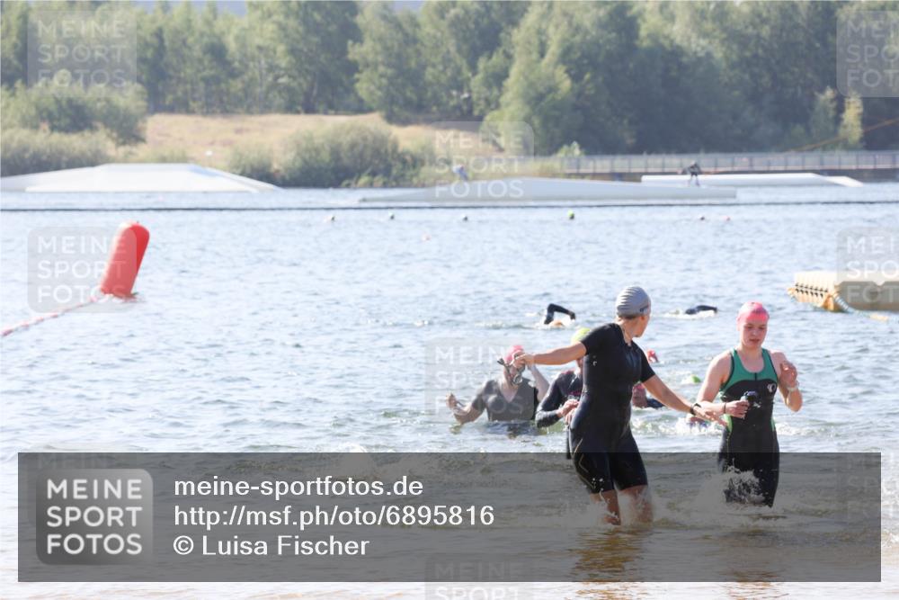 01.09.2024 - 17. Tribühne Triathlon Luisa Fischer http://msf.ph/oto/6895816 01.09.2024 11:18:27 Schwimmen 452, 456, 464 meine-sportfotos.de