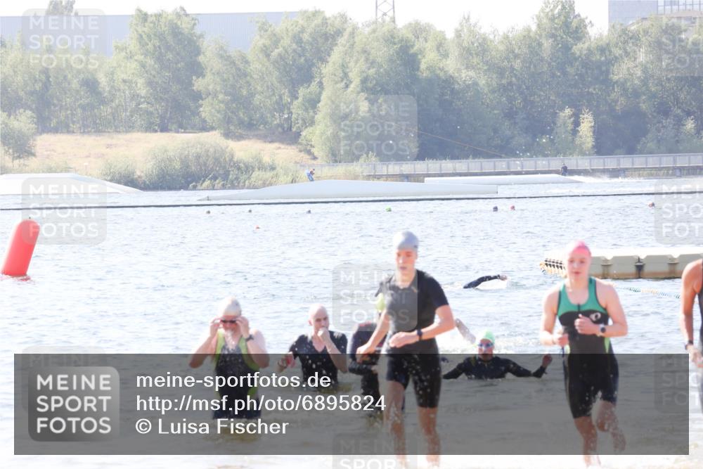 01.09.2024 - 17. Tribühne Triathlon Luisa Fischer http://msf.ph/oto/6895824 01.09.2024 11:18:29 Schwimmen 452, 456, 464 meine-sportfotos.de