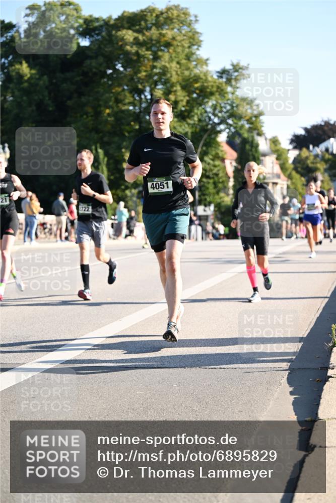 01.09.2024 - BARMER Alsterlauf Dr. Thomas Lammeyer http://msf.ph/oto/6895829 01.09.2024 09:33:35 Laufen 2722, 4051 meine-sportfotos.de