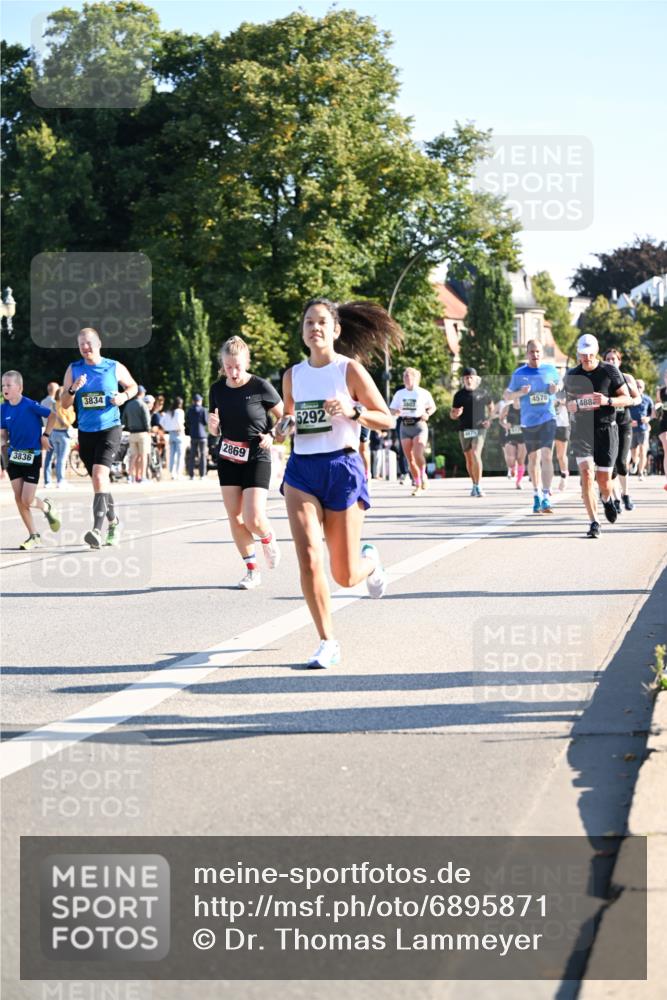 01.09.2024 - BARMER Alsterlauf Dr. Thomas Lammeyer http://msf.ph/oto/6895871 01.09.2024 09:33:39 Laufen 3836, 3834, 2869, 5292, 1179, 4578, 488 meine-sportfotos.de