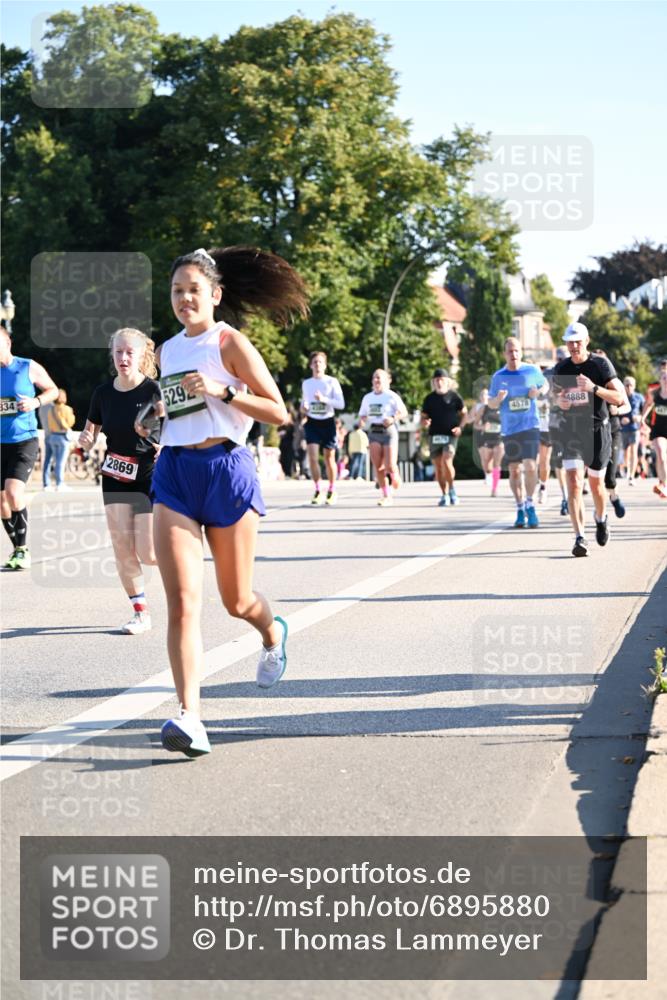 01.09.2024 - BARMER Alsterlauf Dr. Thomas Lammeyer http://msf.ph/oto/6895880 01.09.2024 09:33:39 Laufen 334, 2869, 5292, 4578, 4888 meine-sportfotos.de
