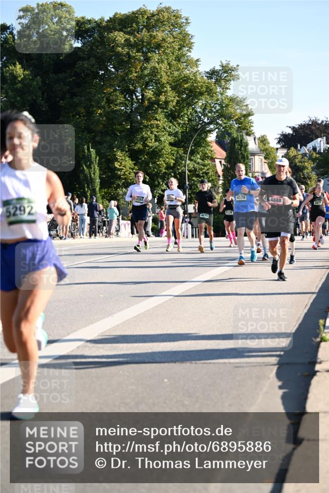 01.09.2024 - BARMER Alsterlauf Dr. Thomas Lammeyer http://msf.ph/oto/6895886 01.09.2024 09:33:40 Laufen 4384, 5292, 5126, 4479, 4578, 4888, 4971 meine-sportfotos.de