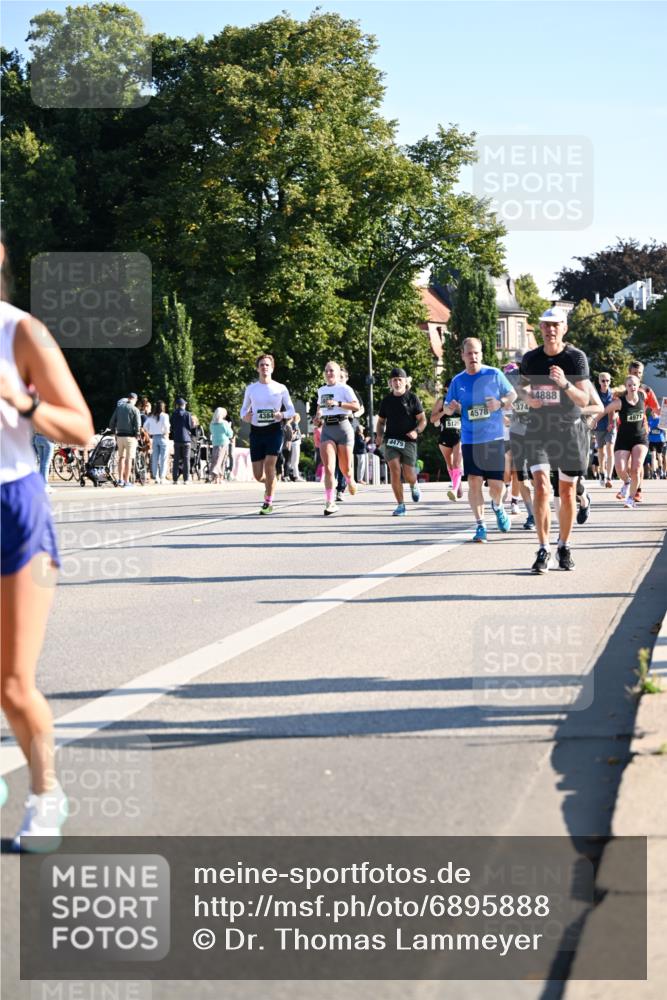 01.09.2024 - BARMER Alsterlauf Dr. Thomas Lammeyer http://msf.ph/oto/6895888 01.09.2024 09:33:40 Laufen 374, 4384, 4578, 5126, 4479, 4888, 4971 meine-sportfotos.de