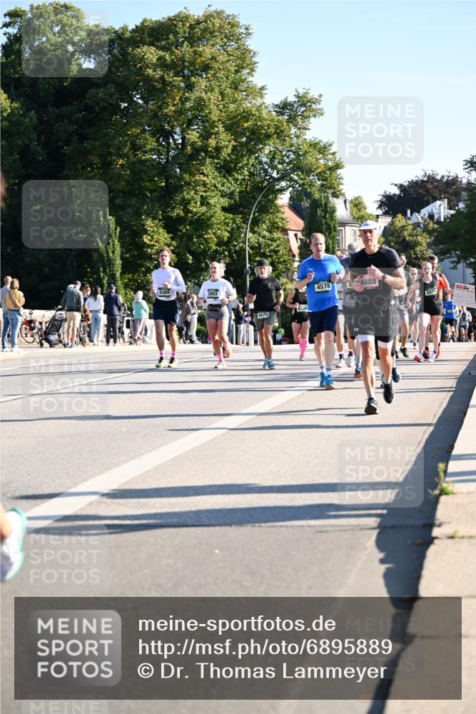 01.09.2024 - BARMER Alsterlauf Dr. Thomas Lammeyer http://msf.ph/oto/6895889 01.09.2024 09:33:40 Laufen 4384, 4578, 4888, 4971, 5120, 4479 meine-sportfotos.de