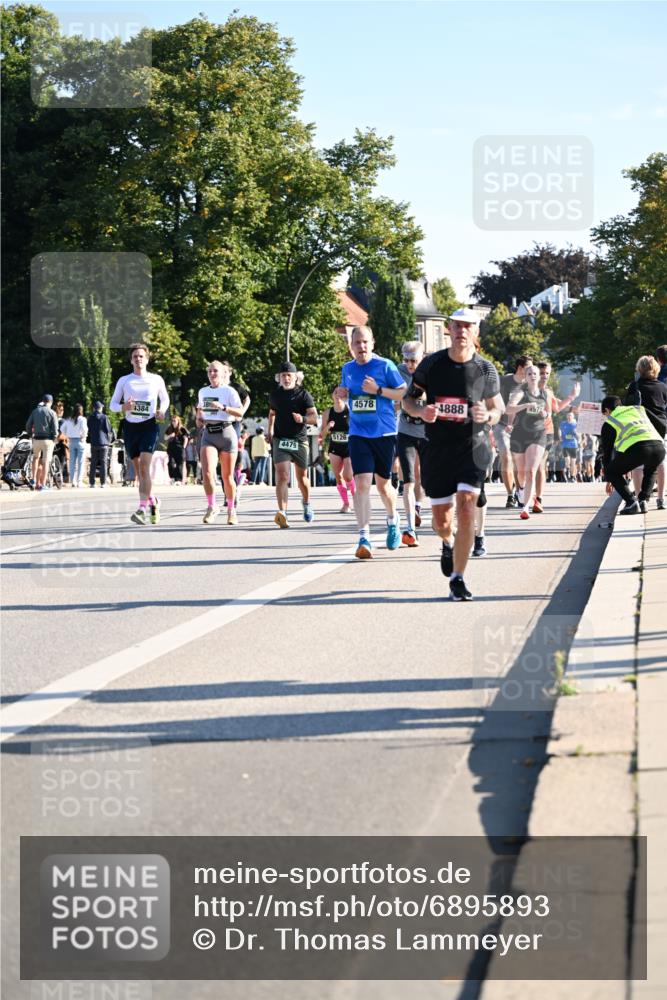 01.09.2024 - BARMER Alsterlauf Dr. Thomas Lammeyer http://msf.ph/oto/6895893 01.09.2024 09:33:40 Laufen 1384, 5126, 4479, 4578, 4888, 4571 meine-sportfotos.de