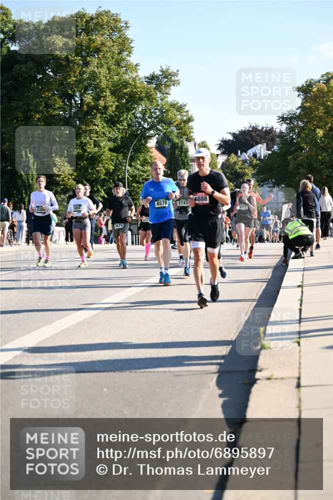 01.09.2024 - BARMER Alsterlauf Dr. Thomas Lammeyer http://msf.ph/oto/6895897 01.09.2024 09:33:41 Laufen 3803, 4384, 12, 4479, 4578, 3743, 4888, 4971 meine-sportfotos.de