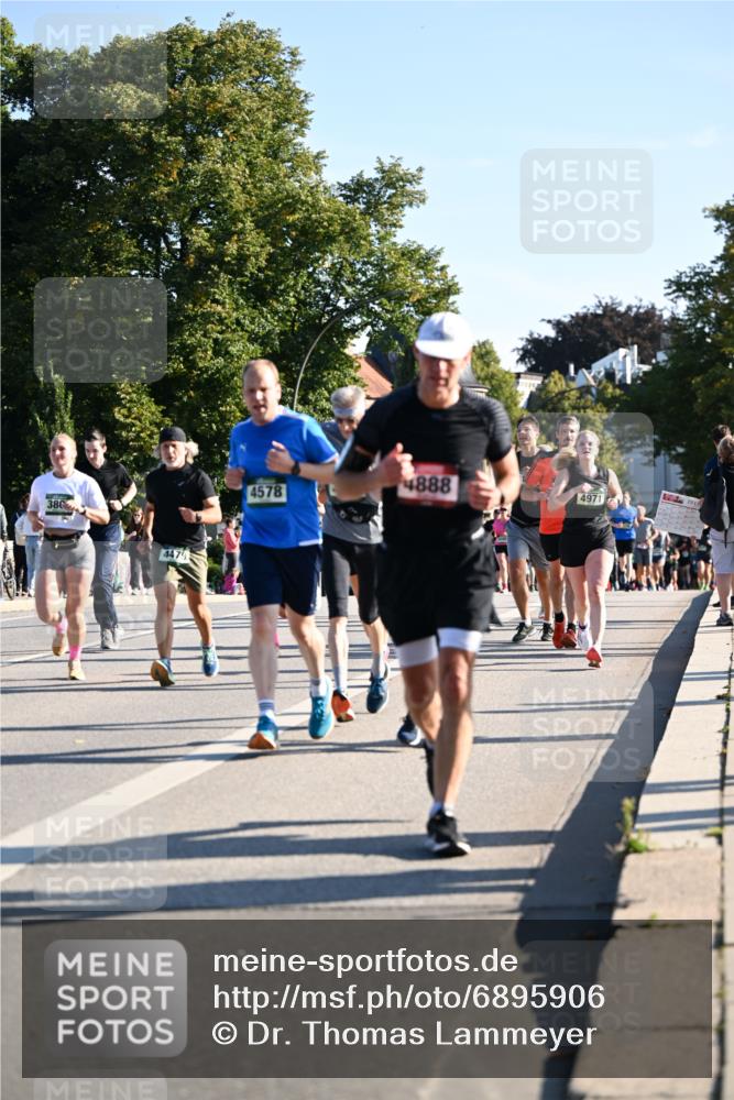 01.09.2024 - BARMER Alsterlauf Dr. Thomas Lammeyer http://msf.ph/oto/6895906 01.09.2024 09:33:42 Laufen 386, 4479, 4888, 4578, 4971, 2017 meine-sportfotos.de