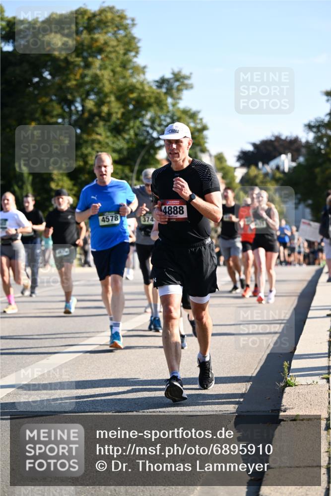 01.09.2024 - BARMER Alsterlauf Dr. Thomas Lammeyer http://msf.ph/oto/6895910 01.09.2024 09:33:42 Laufen 4888, 4578, 374 meine-sportfotos.de