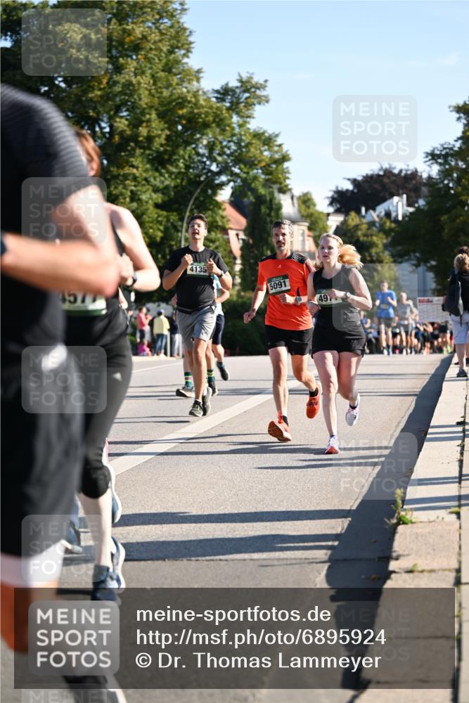 01.09.2024 - BARMER Alsterlauf Dr. Thomas Lammeyer http://msf.ph/oto/6895924 01.09.2024 09:33:44 Laufen 4577, 4135, 5091, 49 meine-sportfotos.de