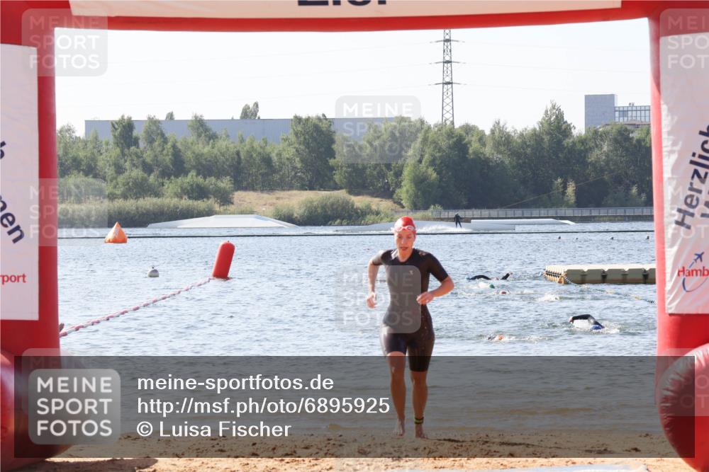 01.09.2024 - 17. Tribühne Triathlon Luisa Fischer http://msf.ph/oto/6895925 01.09.2024 11:18:59 Schwimmen 457, 481 meine-sportfotos.de