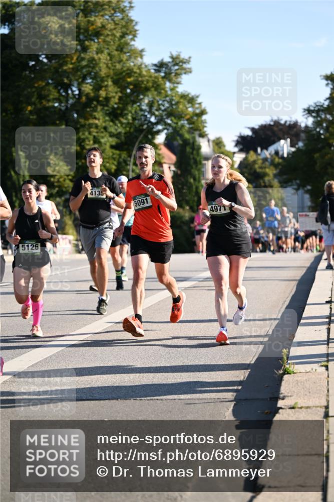01.09.2024 - BARMER Alsterlauf Dr. Thomas Lammeyer http://msf.ph/oto/6895929 01.09.2024 09:33:44 Laufen 5126, 4135, 5091, 497 meine-sportfotos.de