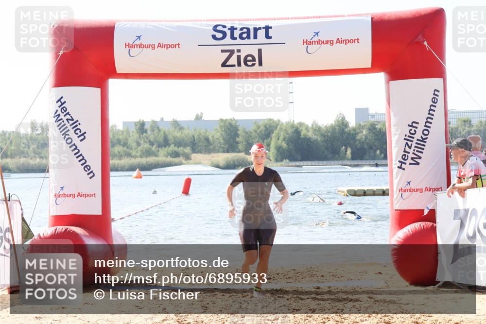 01.09.2024 - 17. Tribühne Triathlon Luisa Fischer http://msf.ph/oto/6895933 01.09.2024 11:19:01 Schwimmen 457, 481 meine-sportfotos.de