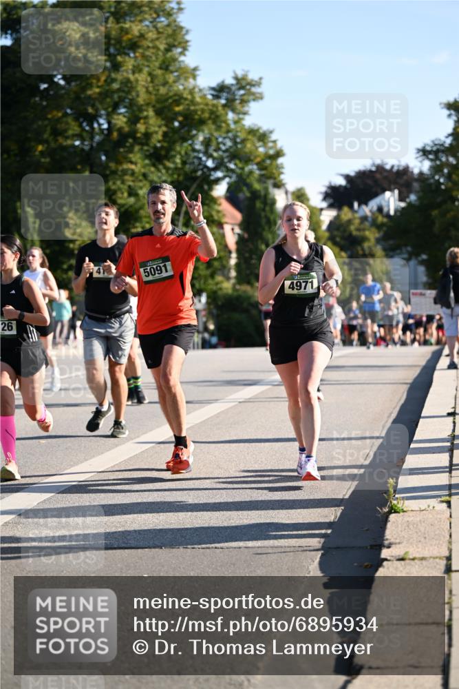 01.09.2024 - BARMER Alsterlauf Dr. Thomas Lammeyer http://msf.ph/oto/6895934 01.09.2024 09:33:45 Laufen 26, 5091, 4971 meine-sportfotos.de