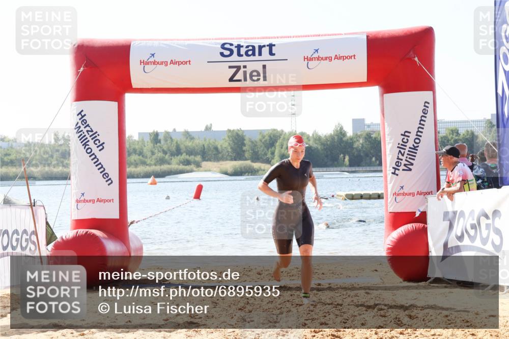 01.09.2024 - 17. Tribühne Triathlon Luisa Fischer http://msf.ph/oto/6895935 01.09.2024 11:19:02 Schwimmen 457, 481 meine-sportfotos.de
