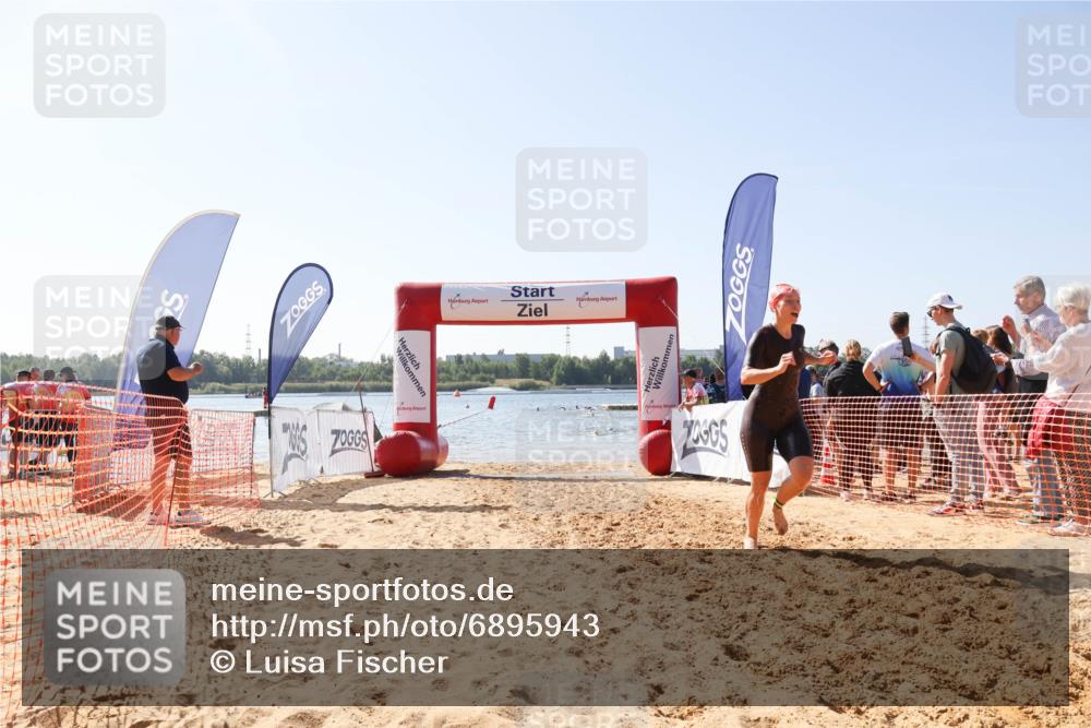 01.09.2024 - 17. Tribühne Triathlon Luisa Fischer http://msf.ph/oto/6895943 01.09.2024 11:19:04 Schwimmen 457 meine-sportfotos.de