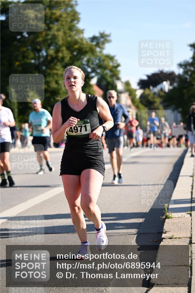 01.09.2024 - BARMER Alsterlauf Dr. Thomas Lammeyer http://msf.ph/oto/6895944 01.09.2024 09:33:46 Laufen 4971 meine-sportfotos.de