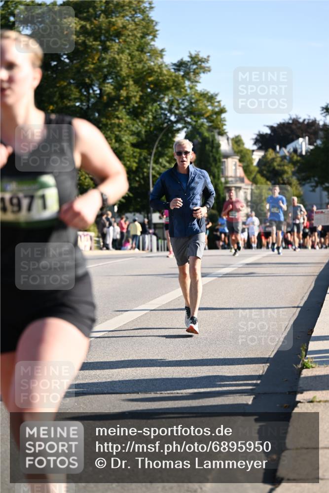 01.09.2024 - BARMER Alsterlauf Dr. Thomas Lammeyer http://msf.ph/oto/6895950 01.09.2024 09:33:47 Laufen 1971 meine-sportfotos.de