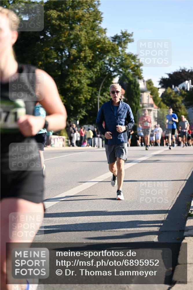 01.09.2024 - BARMER Alsterlauf Dr. Thomas Lammeyer http://msf.ph/oto/6895952 01.09.2024 09:33:47 Laufen 71 meine-sportfotos.de