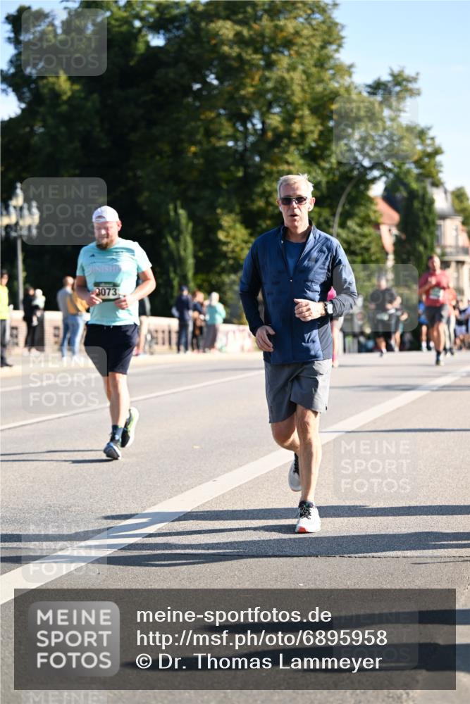 01.09.2024 - BARMER Alsterlauf Dr. Thomas Lammeyer http://msf.ph/oto/6895958 01.09.2024 09:33:48 Laufen 3073 meine-sportfotos.de