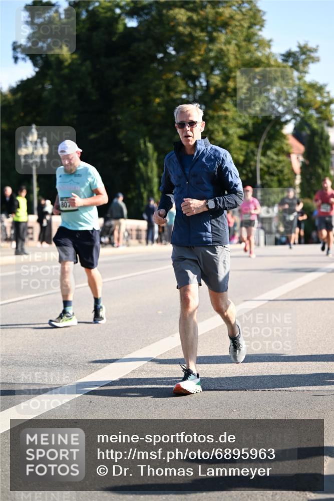 01.09.2024 - BARMER Alsterlauf Dr. Thomas Lammeyer http://msf.ph/oto/6895963 01.09.2024 09:33:48 Laufen  meine-sportfotos.de