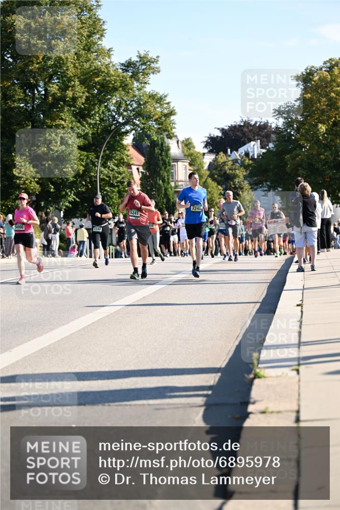01.09.2024 - BARMER Alsterlauf Dr. Thomas Lammeyer http://msf.ph/oto/6895978 01.09.2024 09:33:50 Laufen 5000, 3342, 5241, 2249 meine-sportfotos.de