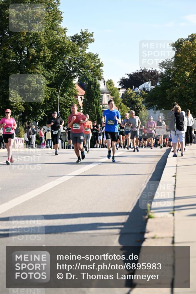 01.09.2024 - BARMER Alsterlauf Dr. Thomas Lammeyer http://msf.ph/oto/6895983 01.09.2024 09:33:50 Laufen 5000, 5241, 4656, 2249, 4563, 2323, 4128 meine-sportfotos.de