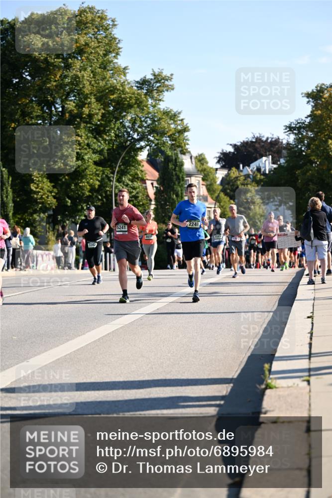 01.09.2024 - BARMER Alsterlauf Dr. Thomas Lammeyer http://msf.ph/oto/6895984 01.09.2024 09:33:50 Laufen 3342, 5241, 241, 4656, 2249, 4563 meine-sportfotos.de