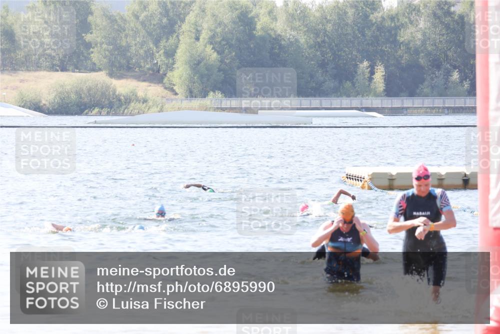 01.09.2024 - 17. Tribühne Triathlon Luisa Fischer http://msf.ph/oto/6895990 01.09.2024 11:19:35 Schwimmen 539 meine-sportfotos.de