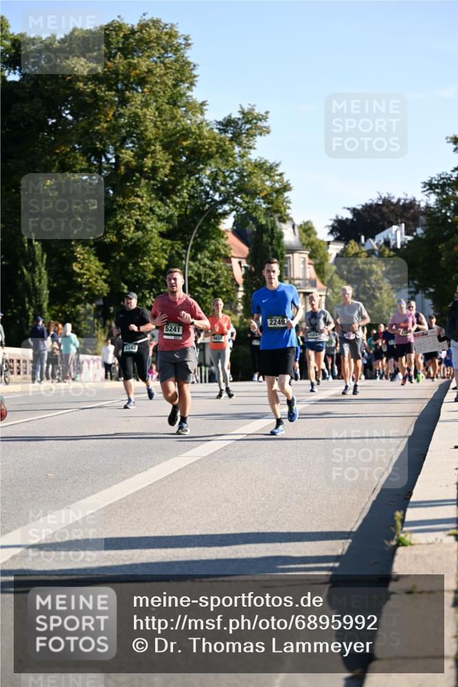 01.09.2024 - BARMER Alsterlauf Dr. Thomas Lammeyer http://msf.ph/oto/6895992 01.09.2024 09:33:51 Laufen 3342, 5241, 5241, 4656, 2249, 45637 meine-sportfotos.de