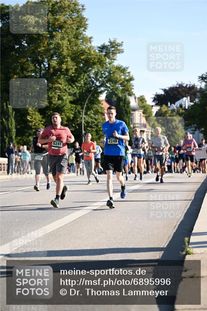 01.09.2024 - BARMER Alsterlauf Dr. Thomas Lammeyer http://msf.ph/oto/6895996 01.09.2024 09:33:52 Laufen 3342, 5241, 5241, 4656, 2249, 4563 meine-sportfotos.de