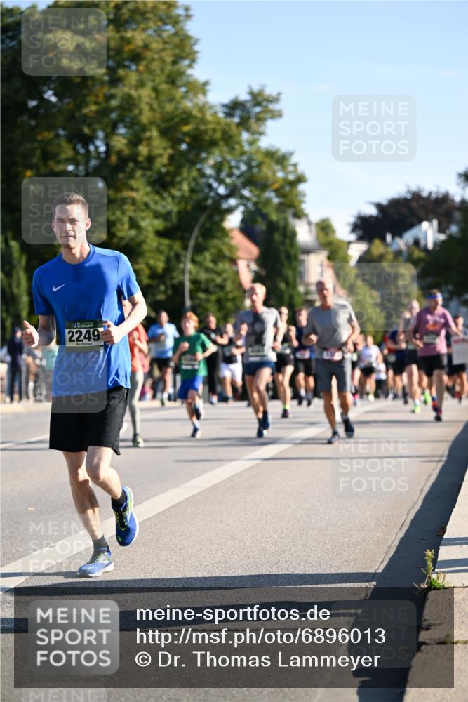 01.09.2024 - BARMER Alsterlauf Dr. Thomas Lammeyer http://msf.ph/oto/6896013 01.09.2024 09:33:53 Laufen 2249 meine-sportfotos.de