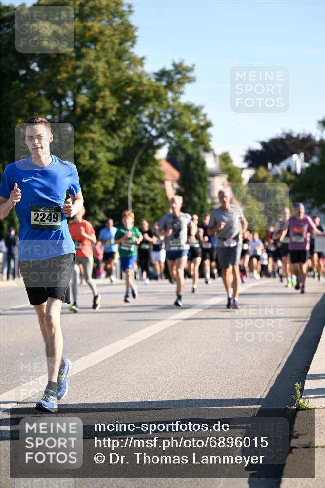 01.09.2024 - BARMER Alsterlauf Dr. Thomas Lammeyer http://msf.ph/oto/6896015 01.09.2024 09:33:53 Laufen 2249 meine-sportfotos.de
