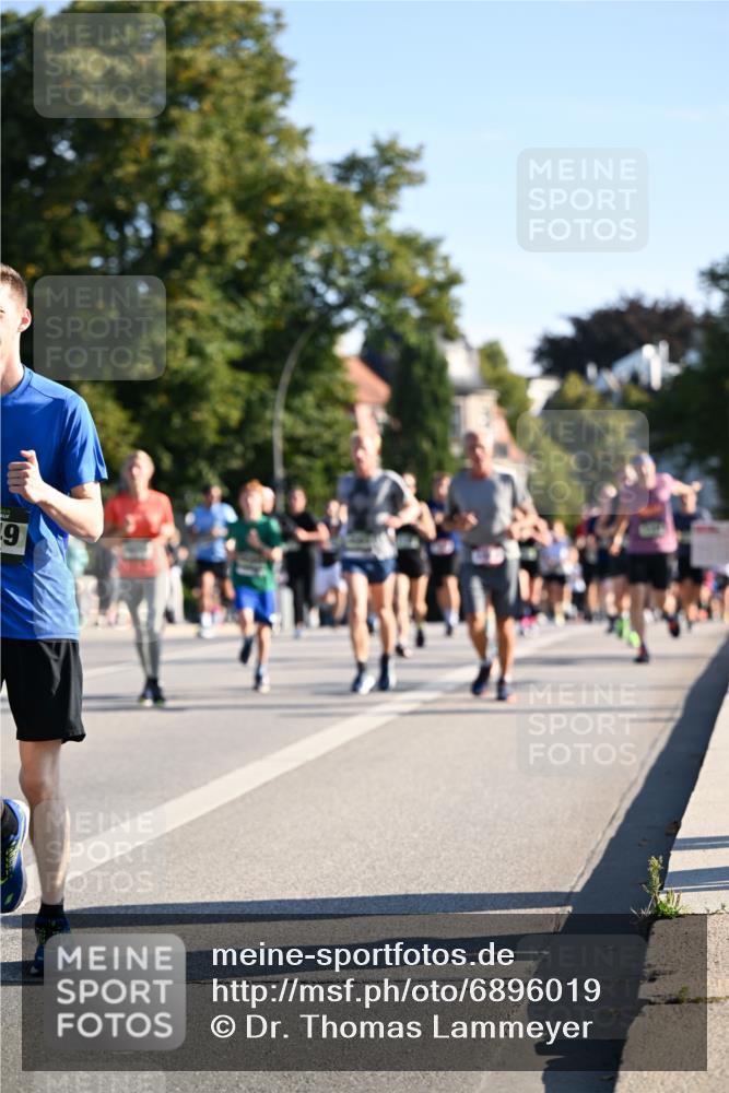 01.09.2024 - BARMER Alsterlauf Dr. Thomas Lammeyer http://msf.ph/oto/6896019 01.09.2024 09:33:54 Laufen 67 meine-sportfotos.de