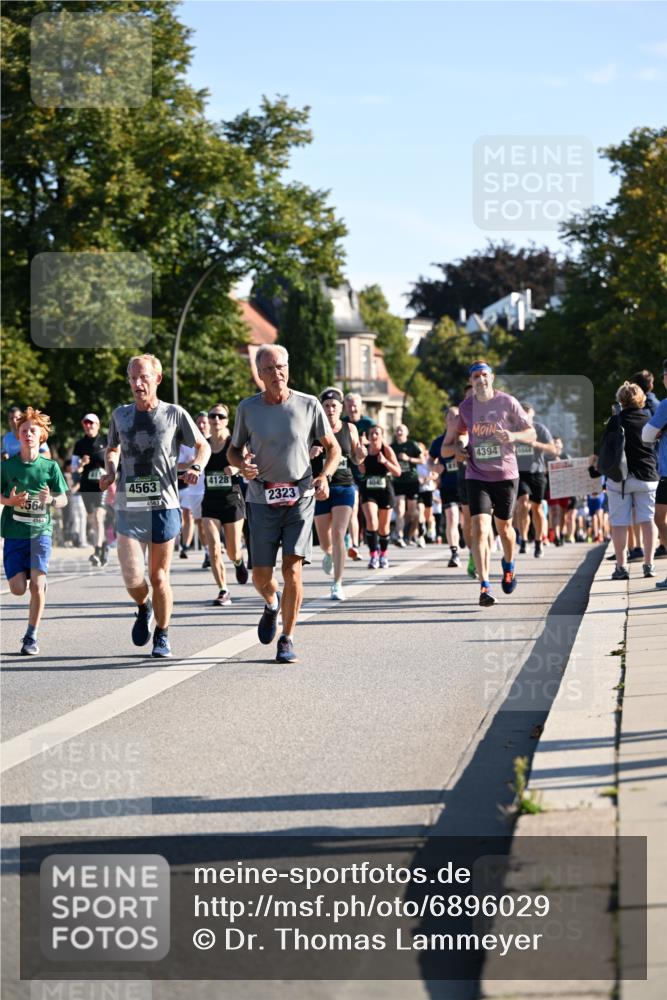 01.09.2024 - BARMER Alsterlauf Dr. Thomas Lammeyer http://msf.ph/oto/6896029 01.09.2024 09:33:55 Laufen 4128, 4563, 4046, 2323, 564, 4394, 2012 meine-sportfotos.de