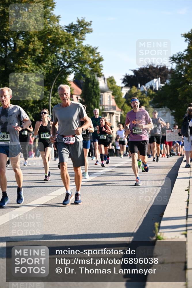 01.09.2024 - BARMER Alsterlauf Dr. Thomas Lammeyer http://msf.ph/oto/6896038 01.09.2024 09:33:56 Laufen 563, 4563, 4128, 4045, 2323, 4394, 2011 meine-sportfotos.de