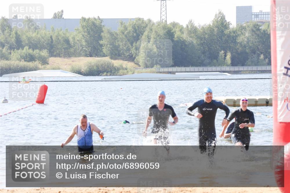 01.09.2024 - 17. Tribühne Triathlon Luisa Fischer http://msf.ph/oto/6896059 01.09.2024 11:19:58 Schwimmen 500, 519, 555, 559, 561 meine-sportfotos.de
