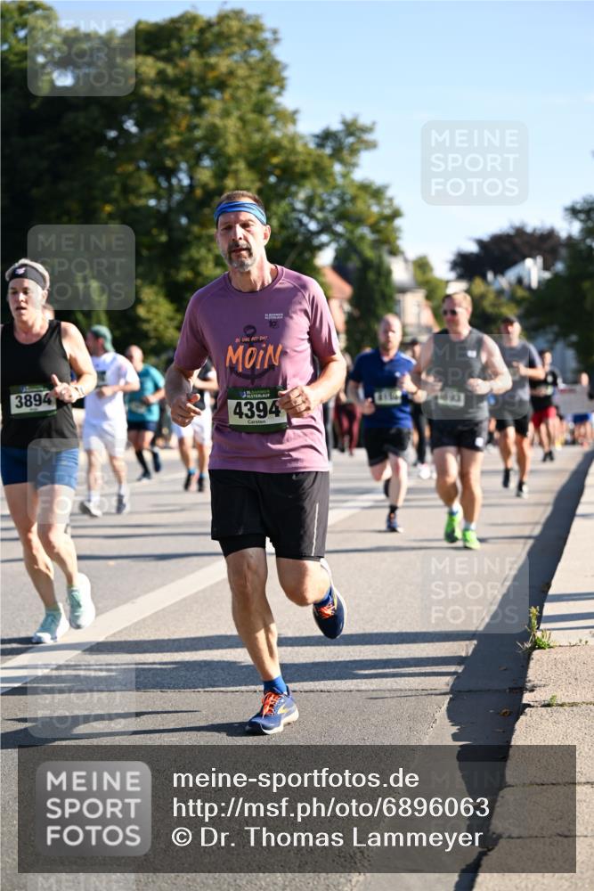 01.09.2024 - BARMER Alsterlauf Dr. Thomas Lammeyer http://msf.ph/oto/6896063 01.09.2024 09:33:59 Laufen 3894, 35, 4394 meine-sportfotos.de