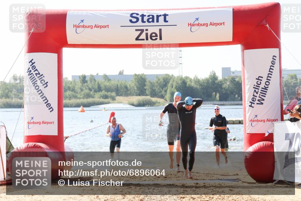 01.09.2024 - 17. Tribühne Triathlon Luisa Fischer http://msf.ph/oto/6896064 01.09.2024 11:20:01 Schwimmen 490, 519, 555, 559, 561 meine-sportfotos.de