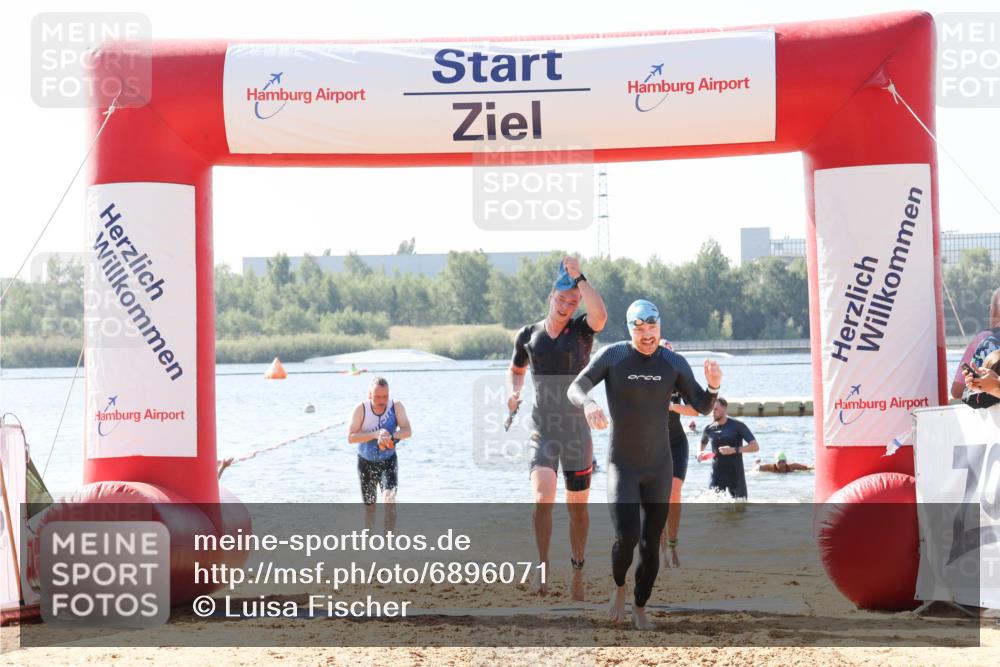 01.09.2024 - 17. Tribühne Triathlon Luisa Fischer http://msf.ph/oto/6896071 01.09.2024 11:20:02 Schwimmen 490, 519, 555, 559, 561 meine-sportfotos.de