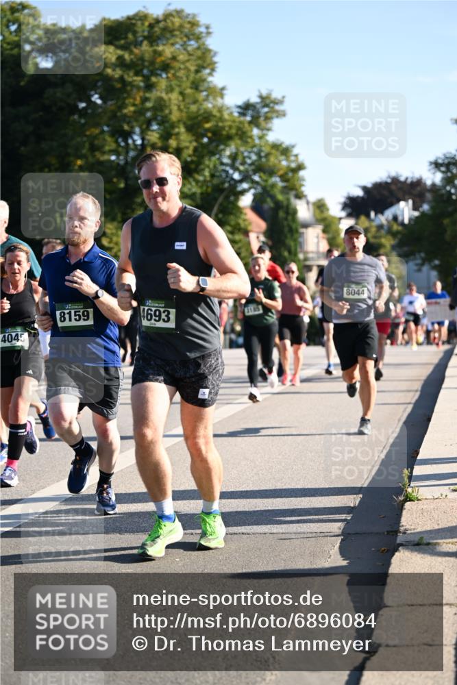 01.09.2024 - BARMER Alsterlauf Dr. Thomas Lammeyer http://msf.ph/oto/6896084 01.09.2024 09:34:01 Laufen 4045, 8159, 4693, 3185, 8044 meine-sportfotos.de