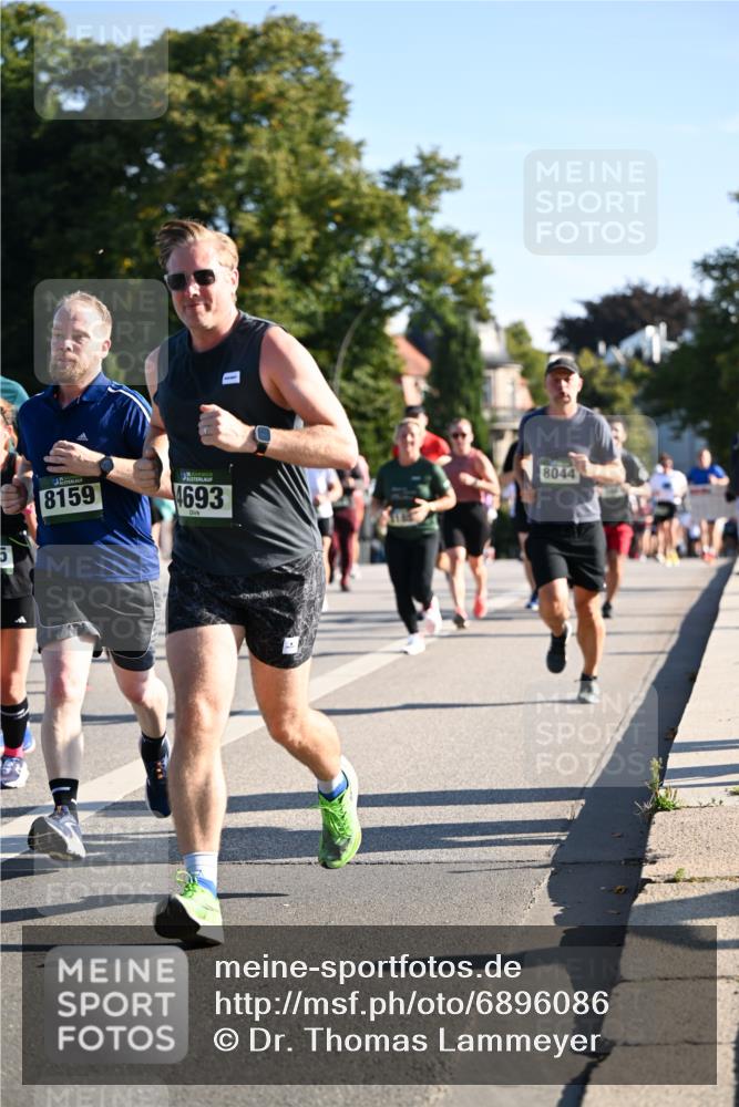 01.09.2024 - BARMER Alsterlauf Dr. Thomas Lammeyer http://msf.ph/oto/6896086 01.09.2024 09:34:01 Laufen 8159, 4693, 8044 meine-sportfotos.de