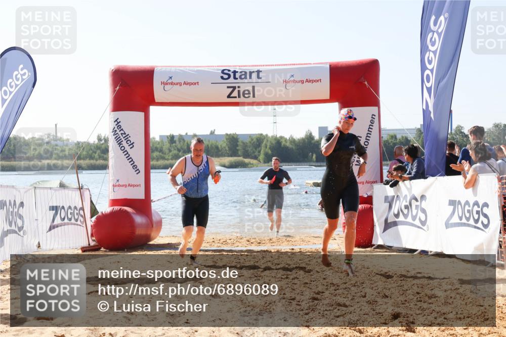 01.09.2024 - 17. Tribühne Triathlon Luisa Fischer http://msf.ph/oto/6896089 01.09.2024 11:20:06 Schwimmen 490, 519, 555, 559, 561 meine-sportfotos.de