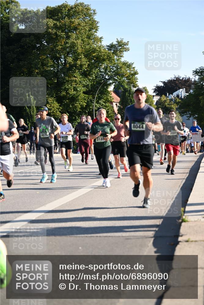 01.09.2024 - BARMER Alsterlauf Dr. Thomas Lammeyer http://msf.ph/oto/6896090 01.09.2024 09:34:02 Laufen 2920, 3078, 8338, 3724, 3185, 8044, 3984, 498 meine-sportfotos.de