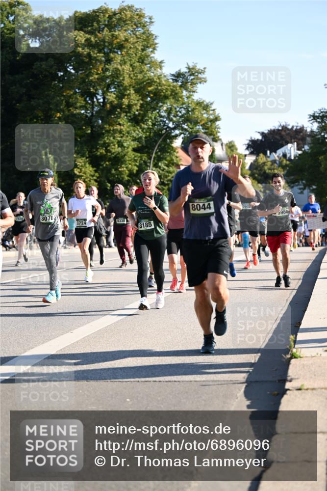 01.09.2024 - BARMER Alsterlauf Dr. Thomas Lammeyer http://msf.ph/oto/6896096 01.09.2024 09:34:03 Laufen 8044, 3603, 3078, 8338, 3724, 3185, 3984 meine-sportfotos.de