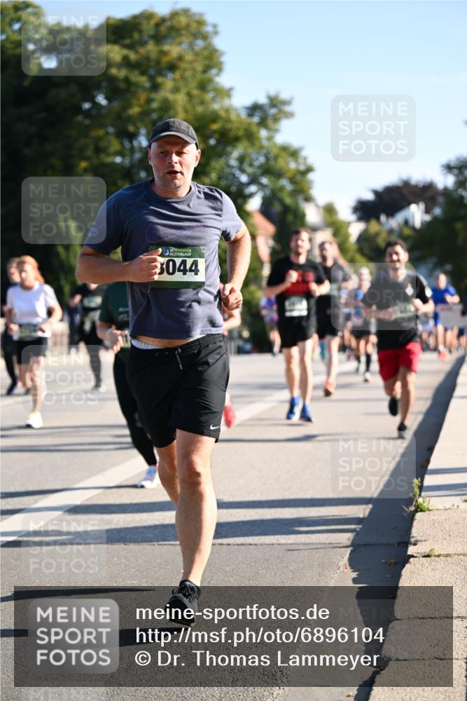 01.09.2024 - BARMER Alsterlauf Dr. Thomas Lammeyer http://msf.ph/oto/6896104 01.09.2024 09:34:04 Laufen 35, 3044 meine-sportfotos.de