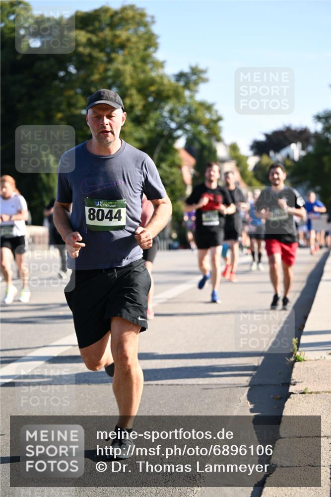 01.09.2024 - BARMER Alsterlauf Dr. Thomas Lammeyer http://msf.ph/oto/6896106 01.09.2024 09:34:04 Laufen 35, 8044 meine-sportfotos.de