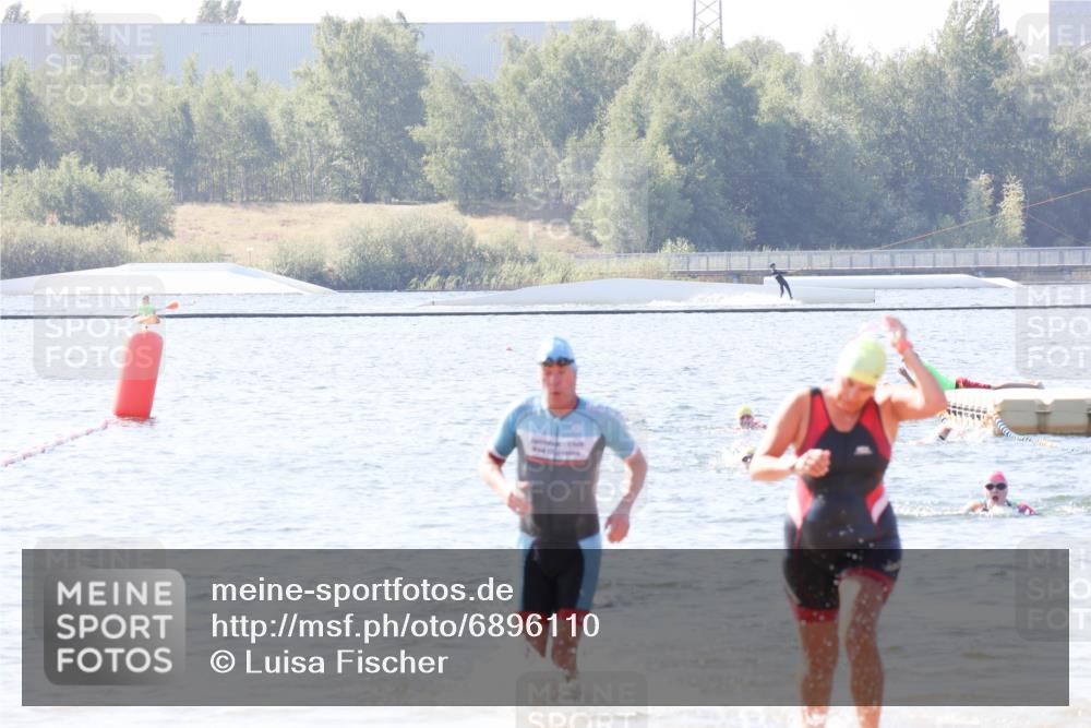 01.09.2024 - 17. Tribühne Triathlon Luisa Fischer http://msf.ph/oto/6896110 01.09.2024 11:20:14 Schwimmen 477, 490, 556, 559, 561 meine-sportfotos.de